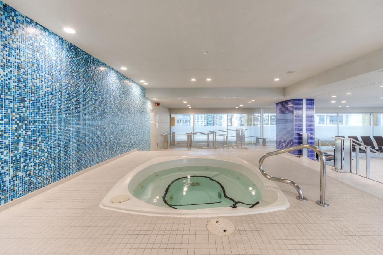 Stylish Newly Furnished Condo With Beautiful Lake View Торонто Экстерьер фото